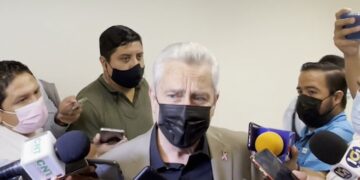 Piden a Corte quitar blindaje a Cabeza de Vaca