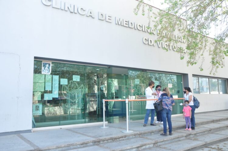 Enfermos crónicos se quedan sin medicamentos del ISSSTE