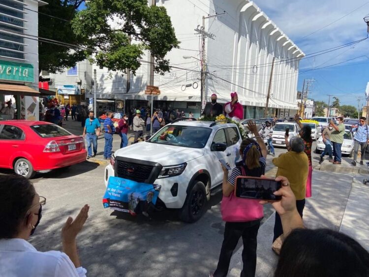 Arriba Obispo Oscar Efrain Tamez a Ciudad Victoria