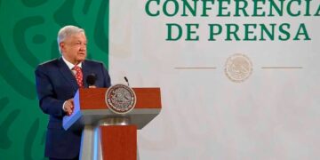 Pactan AMLO y Grupo México fondo para jubilados de Cananea
