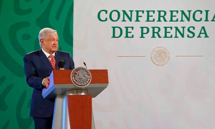 Pactan AMLO y Grupo México fondo para jubilados de Cananea