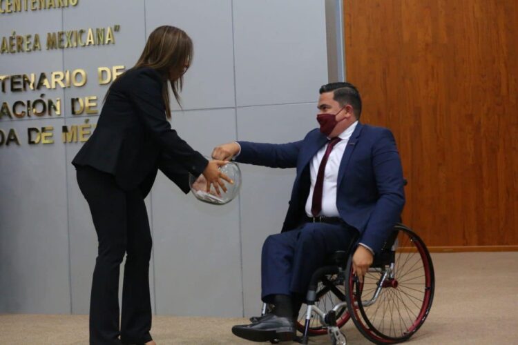 MORENA a favor de la nacionalización de autos “chocolates”