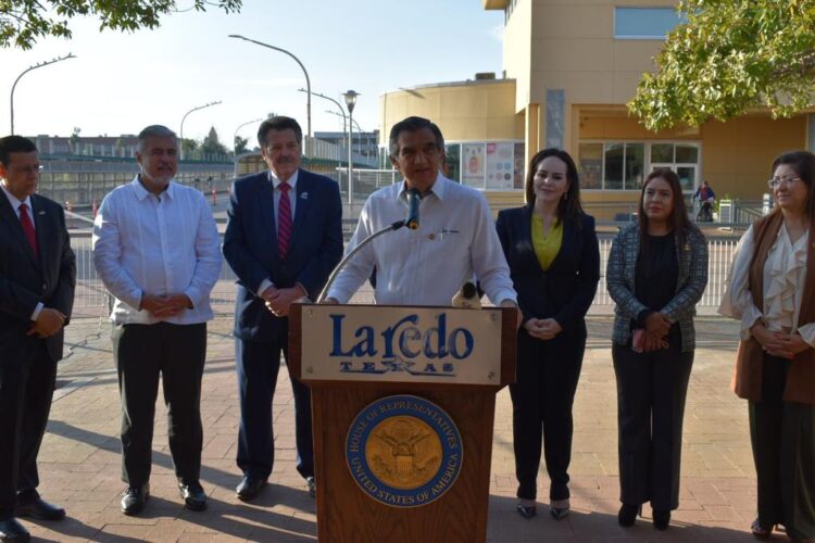 “Estamos haciendo historia”, dice Américo en reapertura de puentes