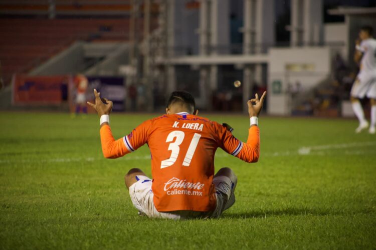 Victoria de  “Corre” Premier en casa