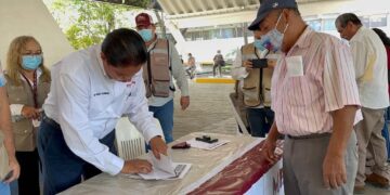 Entregan tarjetas de nuevas afiliaciones para Adultos Mayores: Rodolfo González Valderrama