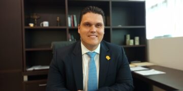 Promueve diputado cruces de México a EU