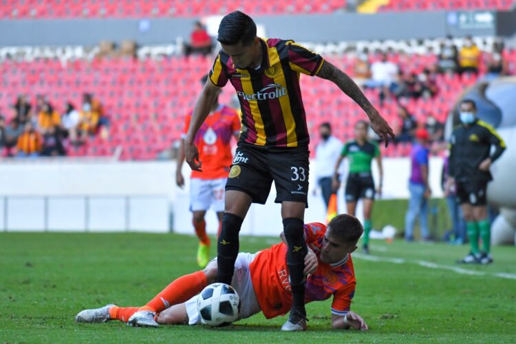 Se despide Correcaminos del torneo ante Leones Negros