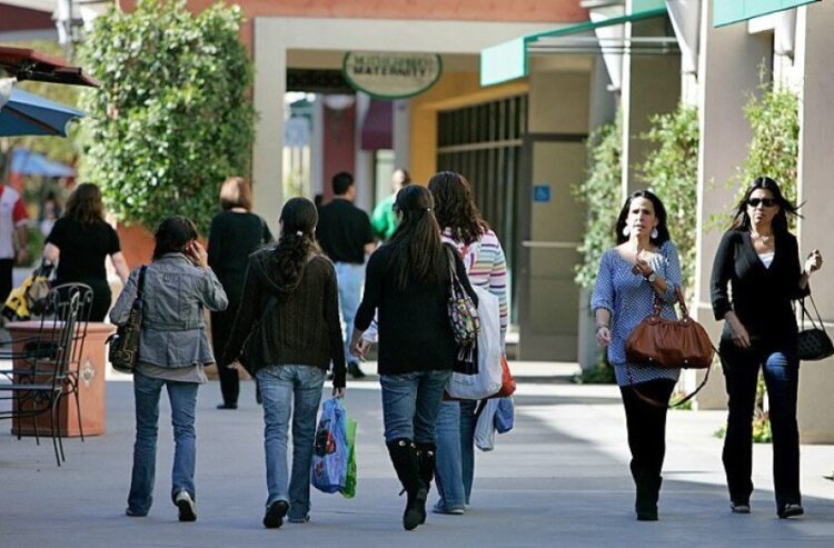 Esperan buenas ventas comercios de McAllen por arribo de mexicanos