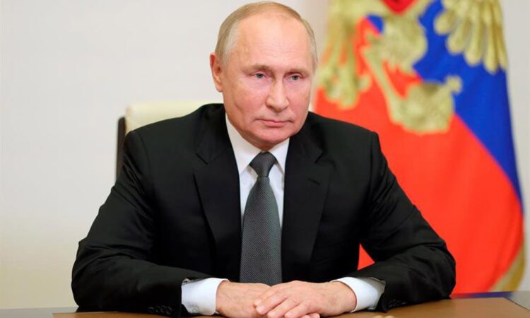 Putin recibe la vacuna nasal rusa contra el coronavirus