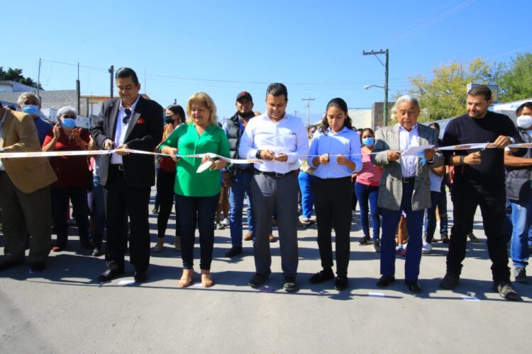 Entrega alcalde Lalo Gattás nueva obra de vialidad en sector oriente de Victoria.