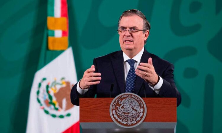 Compañías de armas financian videojuegos, acusa Ebrard