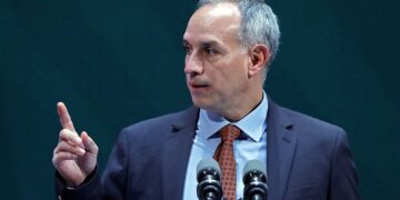 Ómicron no es motivo de preocupación: Gatell