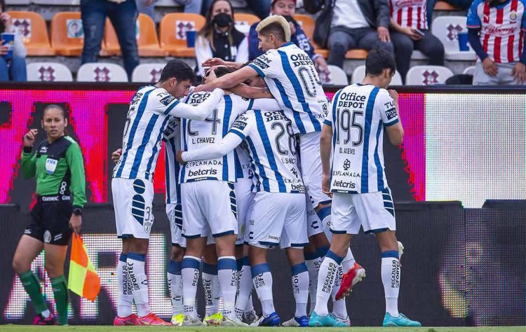 Los Tuzos vencen a las Chivas y se mantienen en la parte alta de la tabla