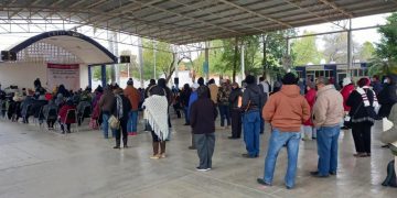 Apoya Municipio en la entrega de tarjetas 65 y Más.