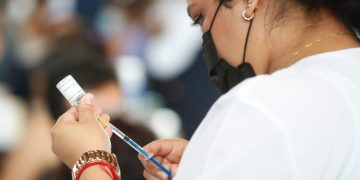 Vacunarán a menores 5-14 años sin necesidad de Visa