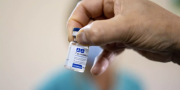 Prosigue Rusia tendencia descendente en contagios