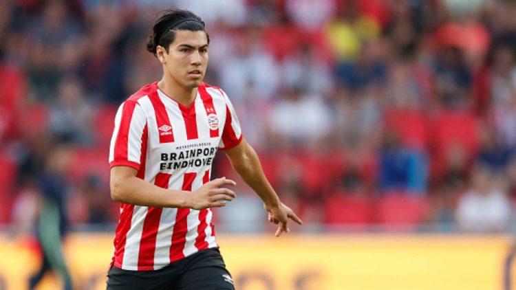 Erick Gutiérrez participa en Victoria del PSV