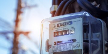 El precio de la luz en España sube más de 100 euros en un solo día y alcanza el récord histórico