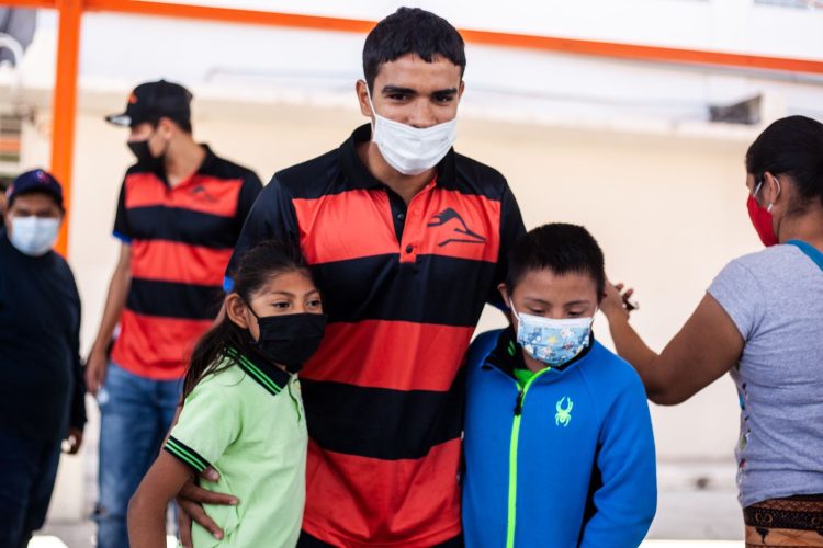 Visita Correcaminos el CAM Tamaulipeca