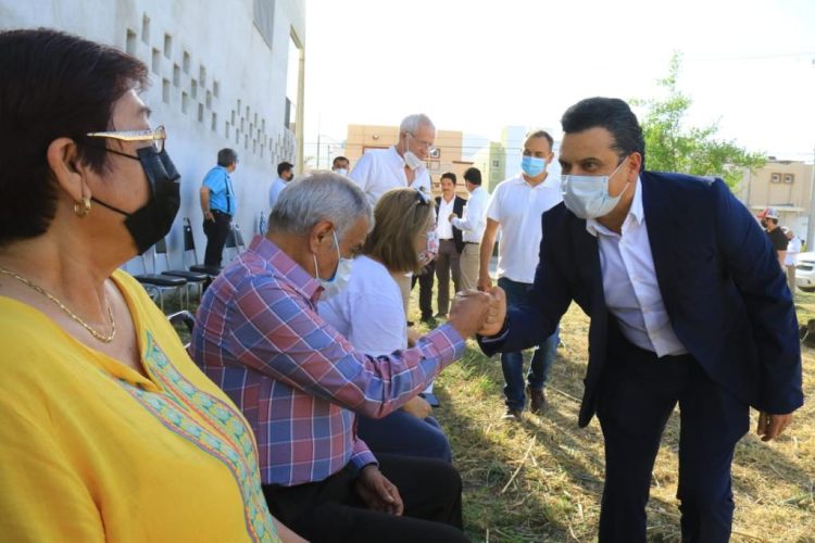 Habitantes de Los Almendros reconocen trabajo del Municipio