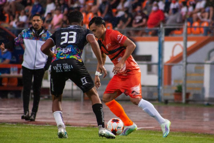 Eliminan al Correcaminos con derrota ante Alebrijes
