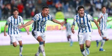 El líder del torneo se mete a semifinales