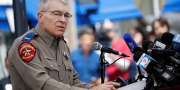 Respuesta lenta de la policía en tiroteo fue un error humano