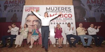 Maki alza la mano a Américo; “hay que cambiar miedo por esperanza”, afirma