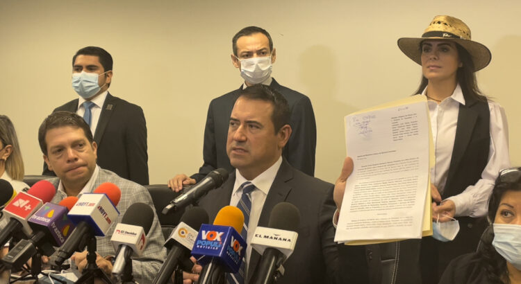 Diputados del PAN denuncian a diputados de Morena ante la Fiscalía