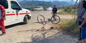Arroyan a ciclista en estado de ebriedad