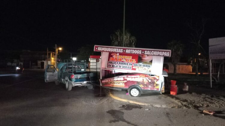 Impacta a carretón de hamburguesas en Bulevar Fidel Velázquez