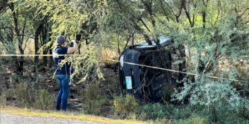 Pierde la vida aplastado por su camioneta
