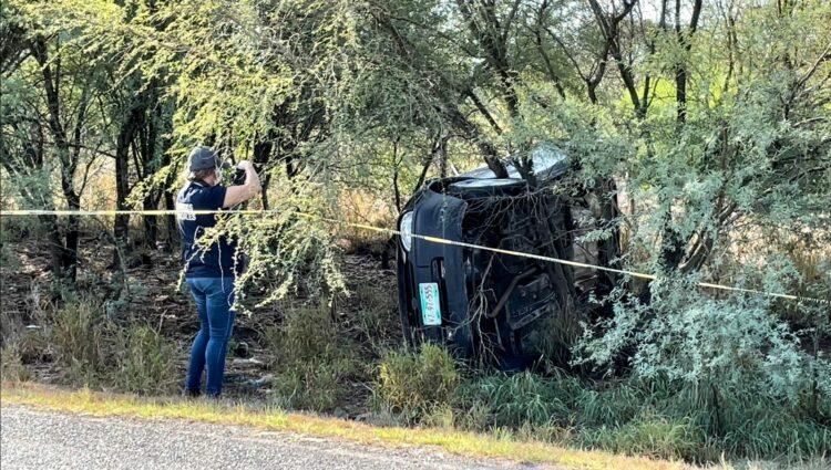 Pierde la vida aplastado por su camioneta