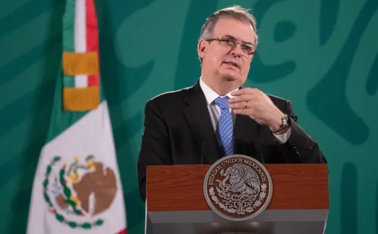 Marcelo Ebrad adelante en las encuestas