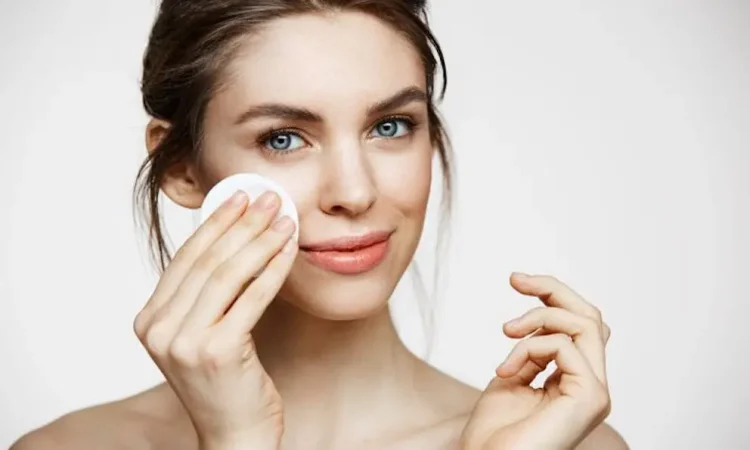 Loción facial para cuidados de la piel