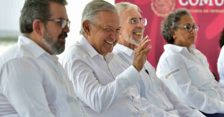“Yo deseo que lleguen los carros eléctricos»: AMLO