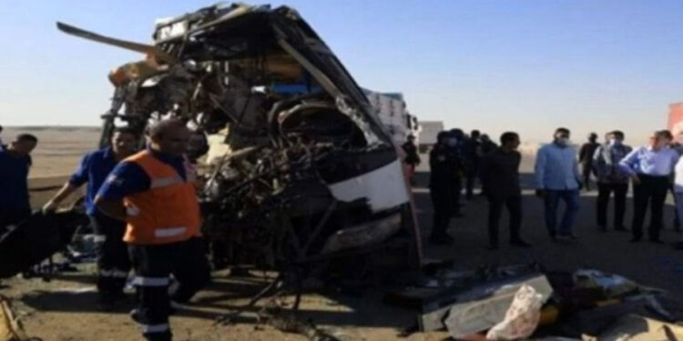 Accidente de tránsito en Egipto deja al menos 25 muertos