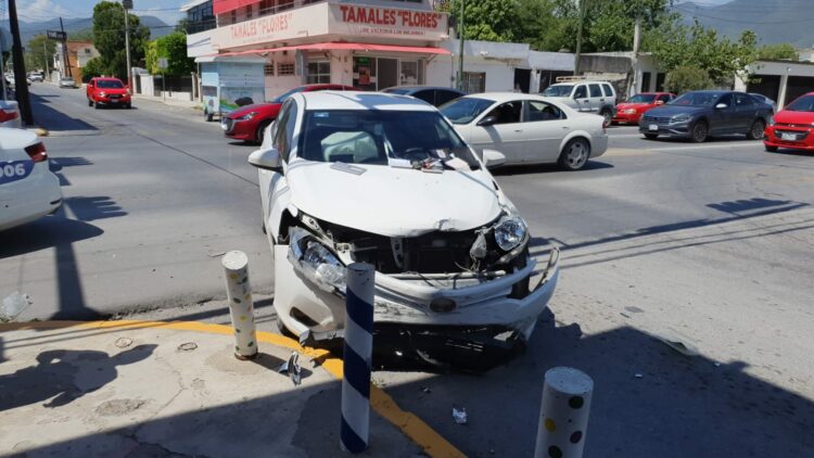 Impacta a tres y se da a la fuga en el 21 Carrera