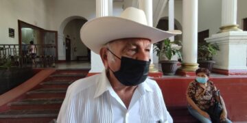 Jubilados de Tamaulipas piden la llegada de especialistas de Cuba para el IMSS