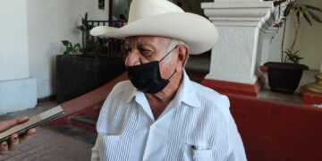 Pensionados temen acudir al IMSS por brote de Covid-19