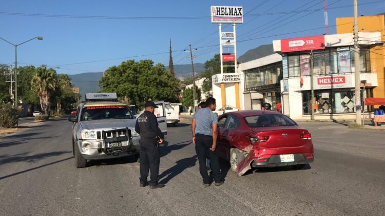 Lo chocan en la calzada por darse vuelta en U