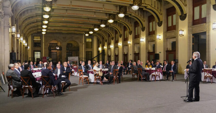 AMLO invita a empresarios a participar en sorteo de la Lotería Nacional