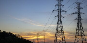 175 mil hogares se quedan sin luz en Texas