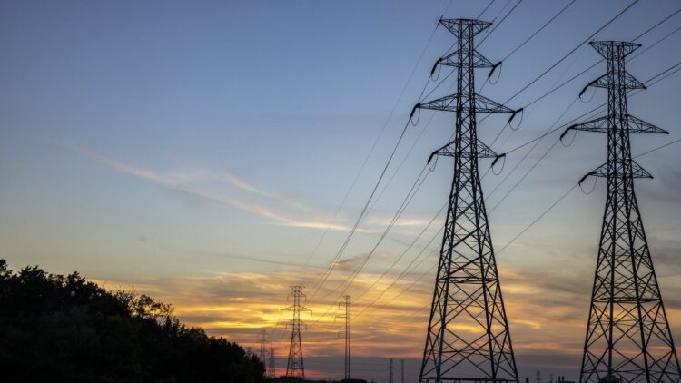 175 mil hogares se quedan sin luz en Texas