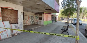 Temen por derrumbe de viejo cine en Ciudad Victoria