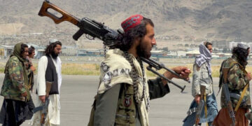 Talibanes se reúnen en Afganistán tras muerte de líder