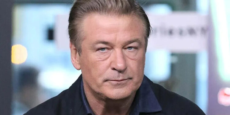 ¿Alec Baldwin recibirá cargos penales por la muerte de Halyna Hutchins?
