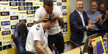 Jugador de fútbol revela que tiene cáncer