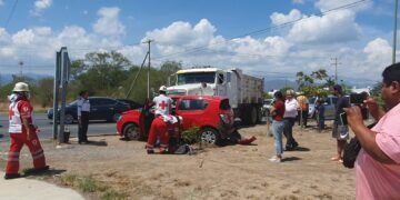 Camión sin frenos genera pánico en libramiento naciones unidad