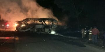 Mueren calcinadas 15 personas en carretera Victoria – Monterrey